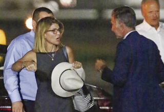Illustration for article titled This Week In Tabloids: Lori Loughlin, Interrupted
